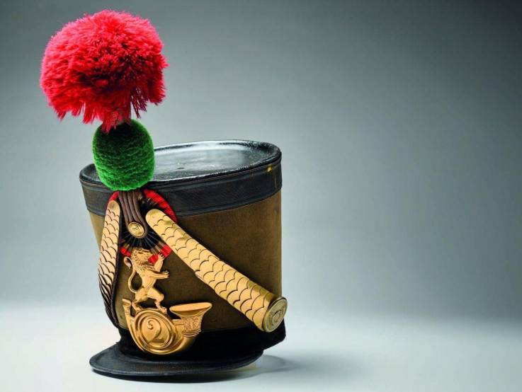 Shako d’officier d’infanterie du 2e régiment de chasseurs à pied incorporant les « Volontaires de Claisse », vers 1831