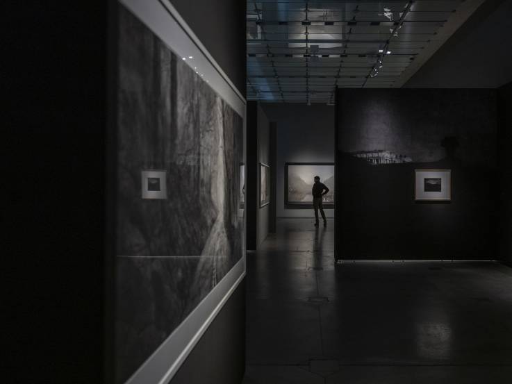 Vue dans la salle d'exposition Inspired by Steichen